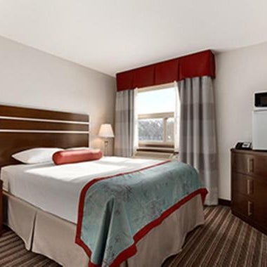 Super 8 by Wyndham Saskatoon Near Downtown Thumbnail