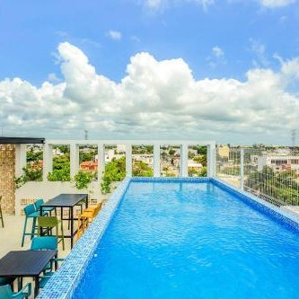 Chic Condotel with Roof Pool 10-Min Walk to Beach