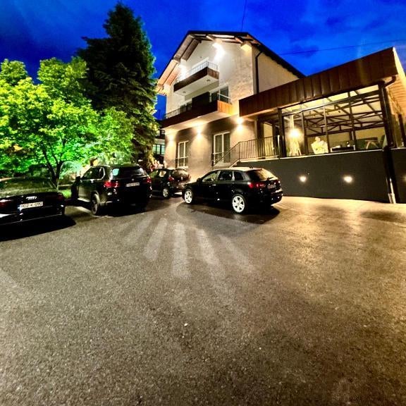 Sunny Corner Apartments