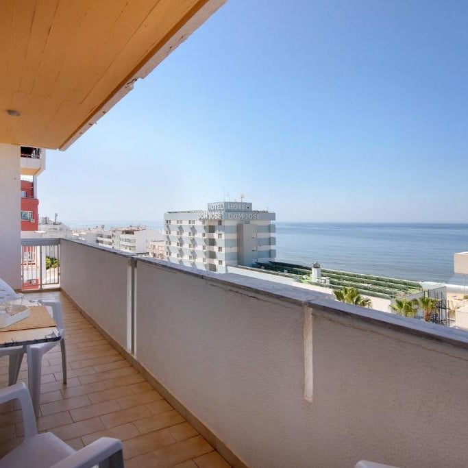 Moderno e acolhedor com vista mar