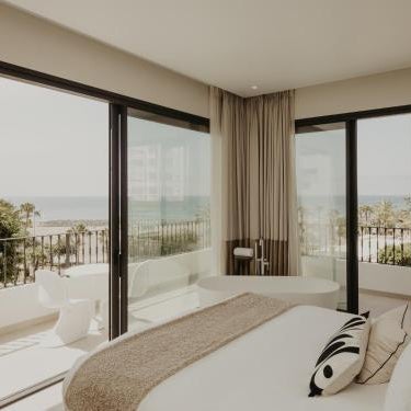 Comfy Studios Hotel Thumbnail