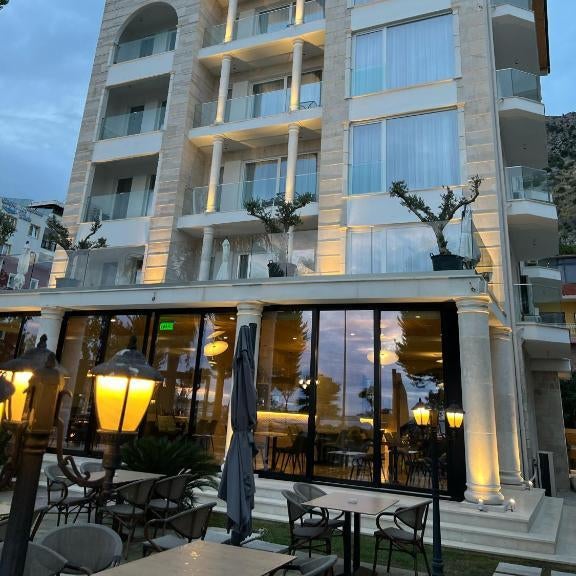 Trevi Hotel & Restorant, Shengjin