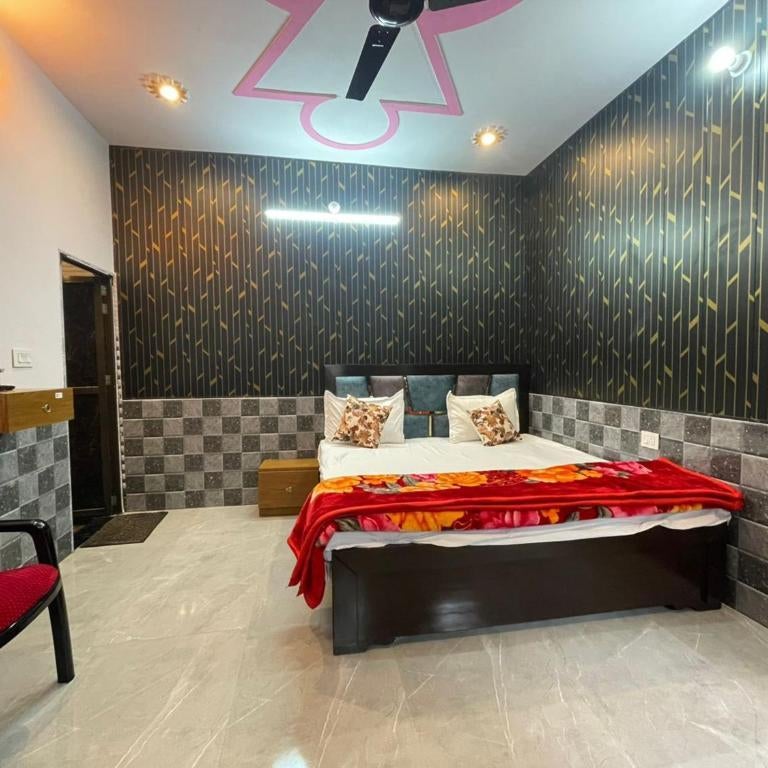 Goroomgo Raghunandan Guest House Near Ram Mandir Ayodhya