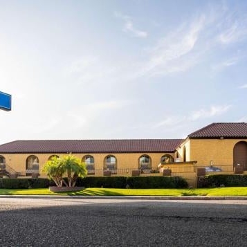 Rodeway Inn & Suites Colton-Riverside Thumbnail