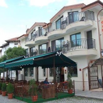 Family Hotel Familia Thumbnail