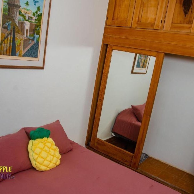 pineapple hospitality Thumbnail