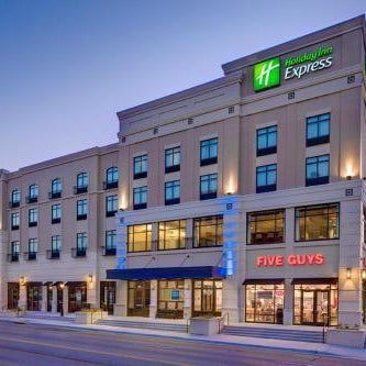 Holiday Inn Express & Suites Kansas City KU Medical Center By IHG Thumbnail