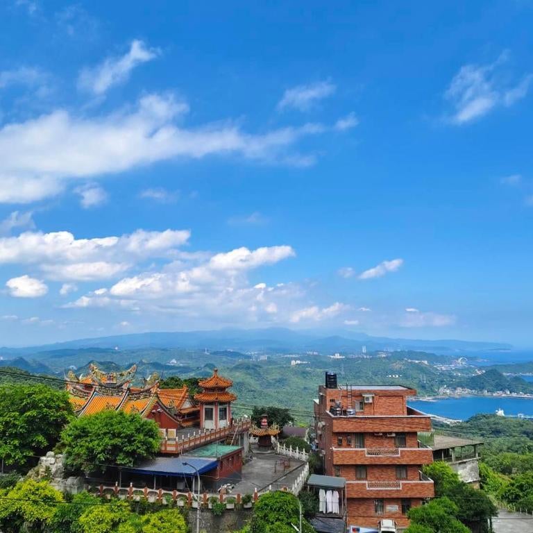 Jiufen Mountain Stay
