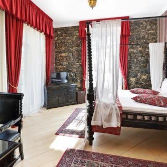 Hotel Regal 1880 - Boutique Hotel in Parcul Central Sinaia Thumbnail