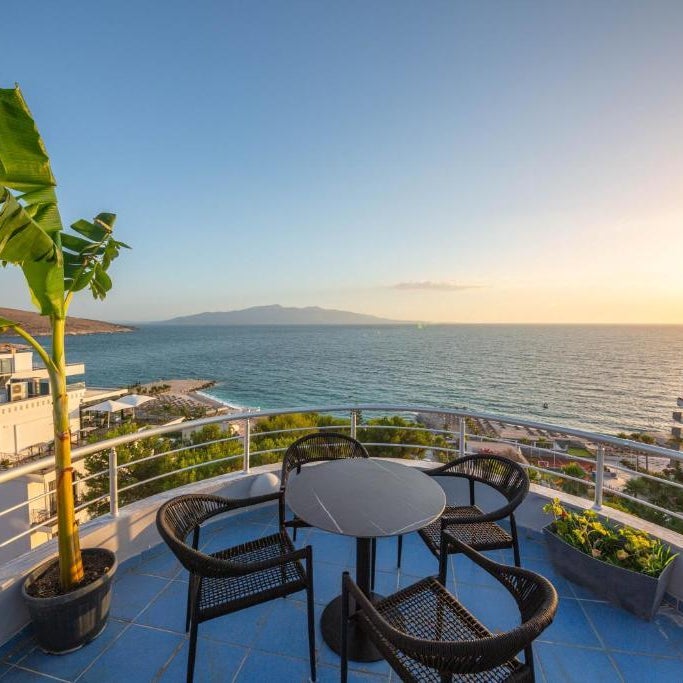 Hotel Sea Breeze Thumbnail