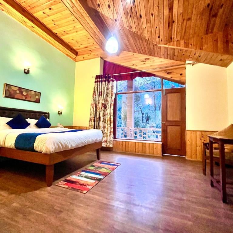 Hotel LA Villa Amritsar !! Large Parking ! Lift ! Near Bus Stand & Golden Temple ! Newly Built Thumbnail