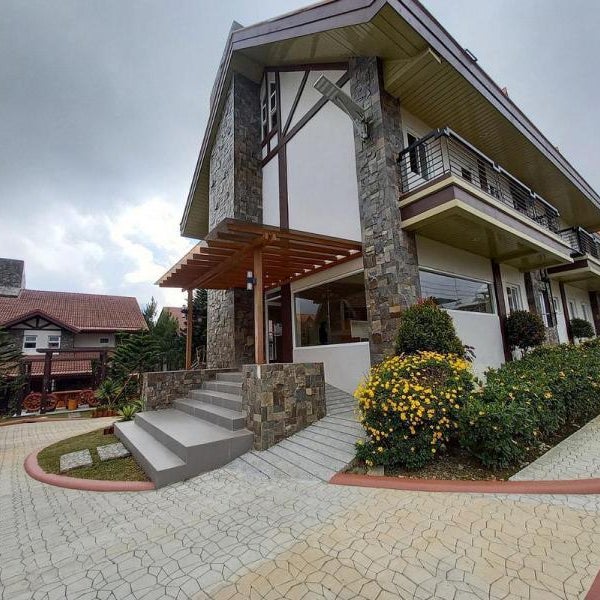 Elliannah Pines Hotel
