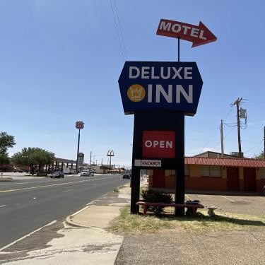 Deluxe Inn Thumbnail