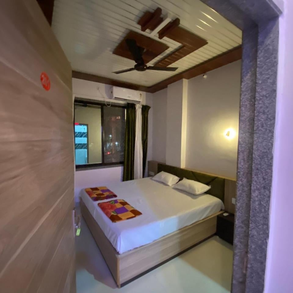 Shree Hanuman Hotel