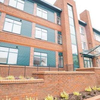 Deluxe & Chic 1 & 2 Bed Apts near Heathrow, Legoland, & Windsor Slough by Belvilla Thumbnail