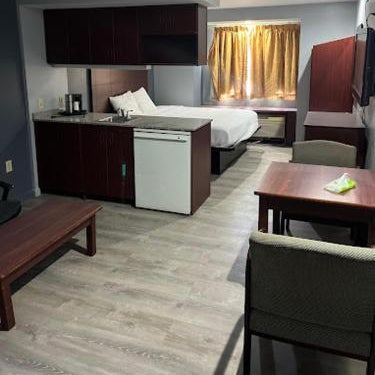 BlissPoint Inn & Suites, Northwood Thumbnail
