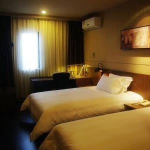 Jinjiang Inn Select Shanghai Hongqiao Hub Jiangqiao Wanda Plaza Hotel