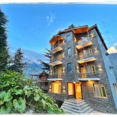 North Deodar Avenue, Manali
