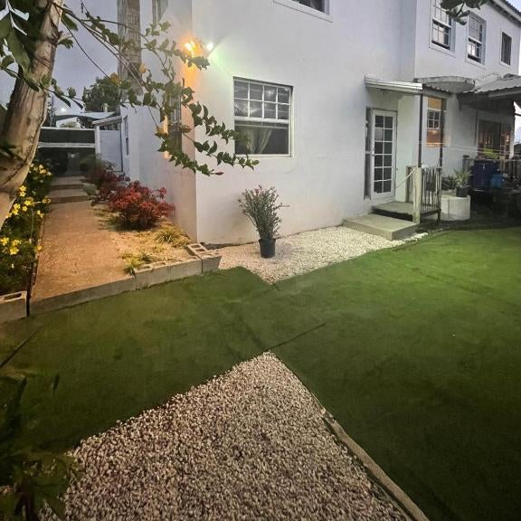 Scarlett Studios 1 -US Embassy Appt 7 mins drive- Lloyd Erskine Sandiford Centre and Ross uni 5 mins drive -Only the 1 night package includes Airport and US Embassy roundtrip Thumbnail