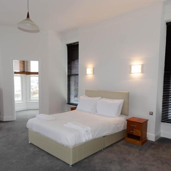 Opul Boutique at Admiral House