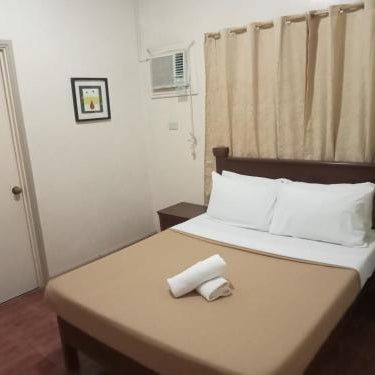 RedDoorz @ Casa Marabella Villamonte Bacolod City Thumbnail