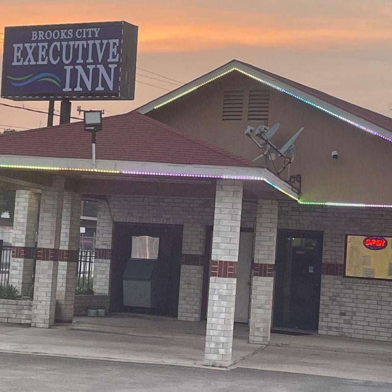 Brooks City Executive Inn Thumbnail