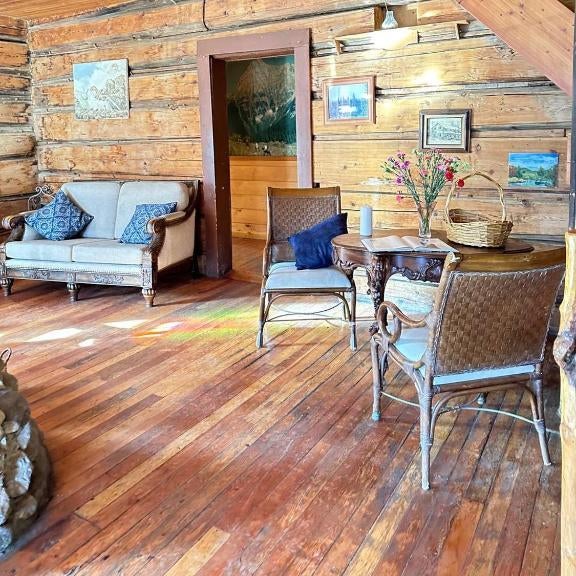 Rustic Beaverfoot Lodge Room N3 Thumbnail