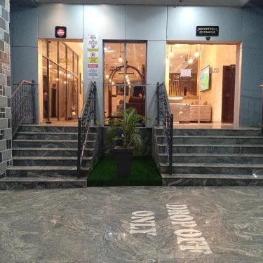 Wizy Hyatt Hotel Thumbnail