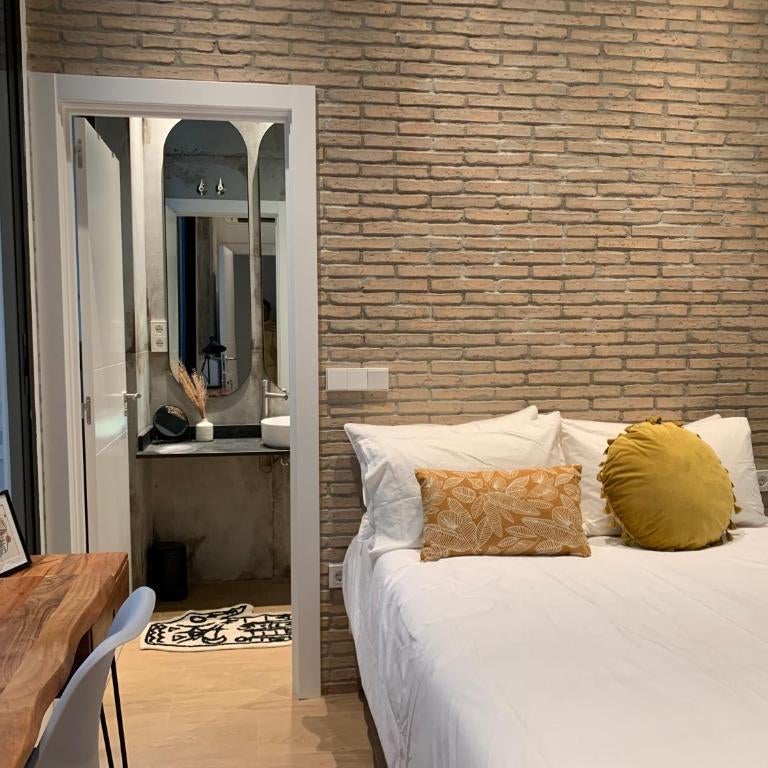 La Reina Beach rooms Thumbnail
