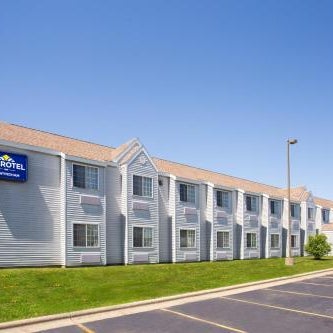 Microtel Inn & Suites by Wyndham Janesville Thumbnail