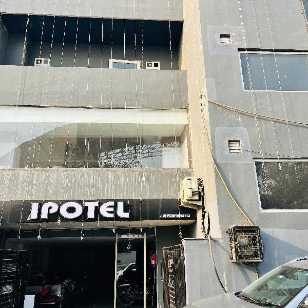 Super Townhouse Shahdara Near Yamuna Sports Complex Formerly Hotel Ipotel Thumbnail