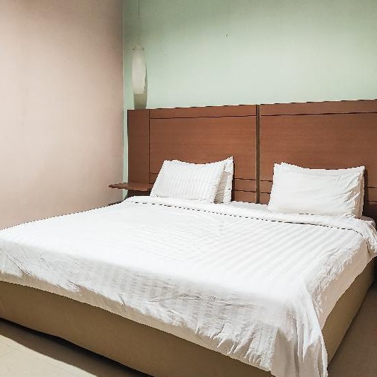 RedDoorz Premium @ Hotel Ratu Residence