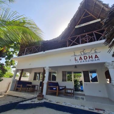 Beachfront Villa Ladha ya Zanzibar Thumbnail