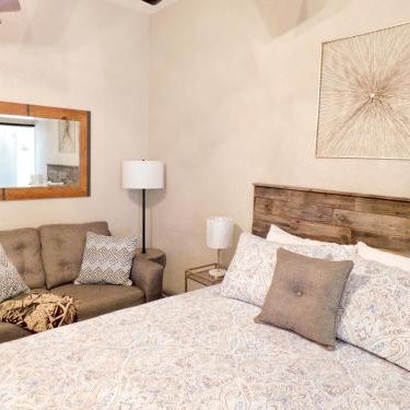 Budget Friendly Condo within Walking Distance to the Beach! Thumbnail