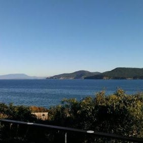 Larus Waterfront Cottage