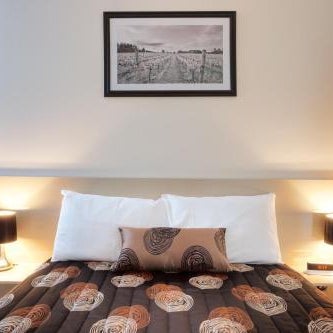 High Street Motor Inn & Steakhouse