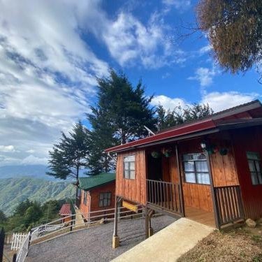 Cabaña Mariposa Cometa – Living IN THE clouds! Thumbnail