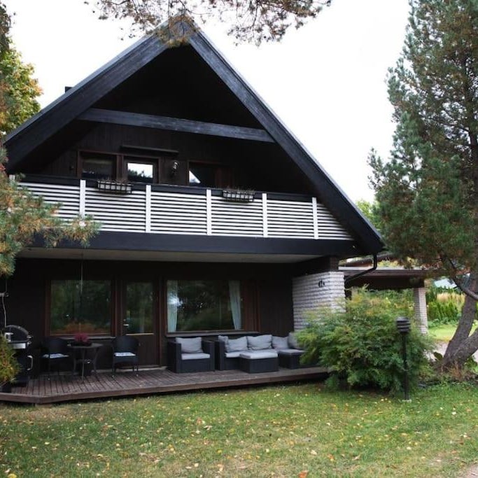 Villa Jupperi Espoossa Thumbnail
