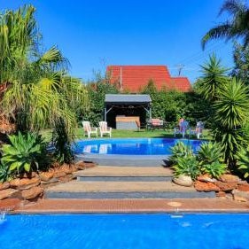 Country Leisure Motor Inn