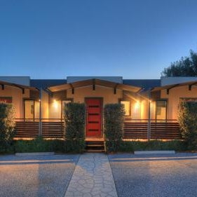 Airport Tourist Village Melbourne Thumbnail