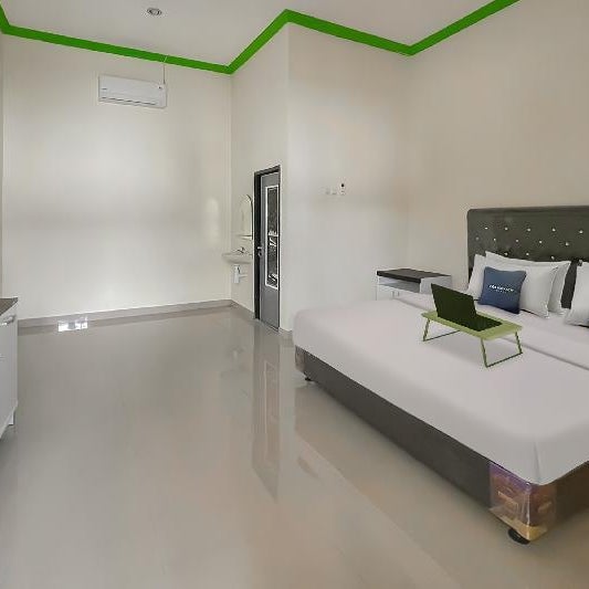 Urbanview Hotel Tirtamaya Jaya Indah Indramayu by RedDoorz Thumbnail