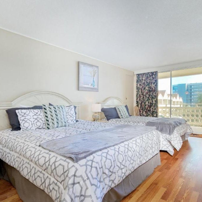 The Condo on Ocean Blvd Thumbnail