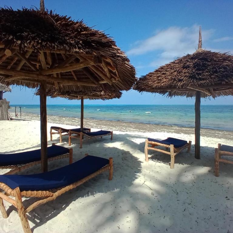 Polly Lodge Bungalow Zanzibar Kiwengwa Thumbnail