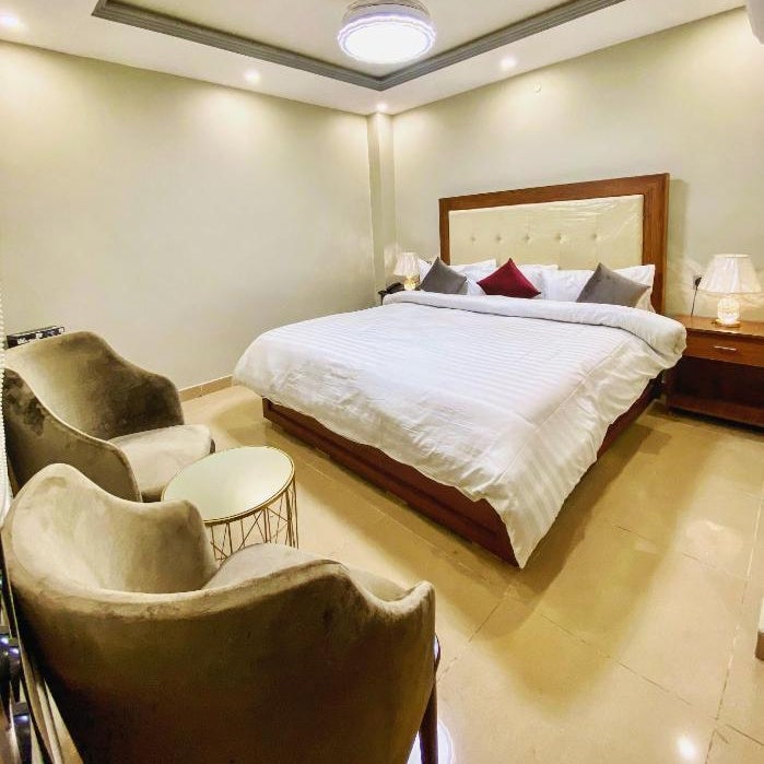 Grand Luxury Hotel Multan