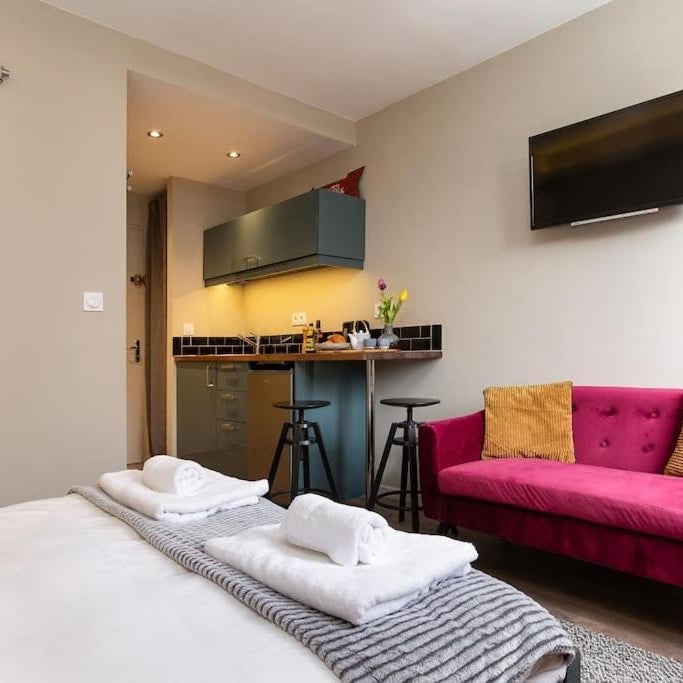 Beautiful cosy, modern studio in Chamonix centre Thumbnail