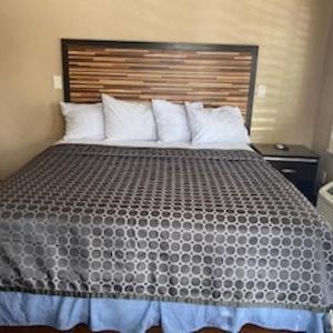 RUBY MOTEL Thumbnail