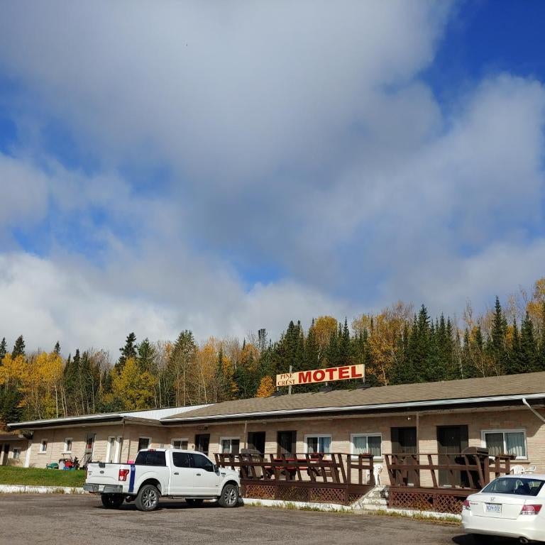 Pinecrest Motel