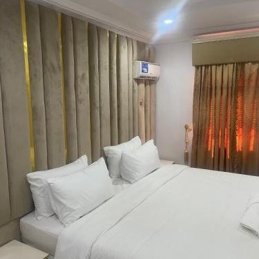 White Gold Hotel Thumbnail
