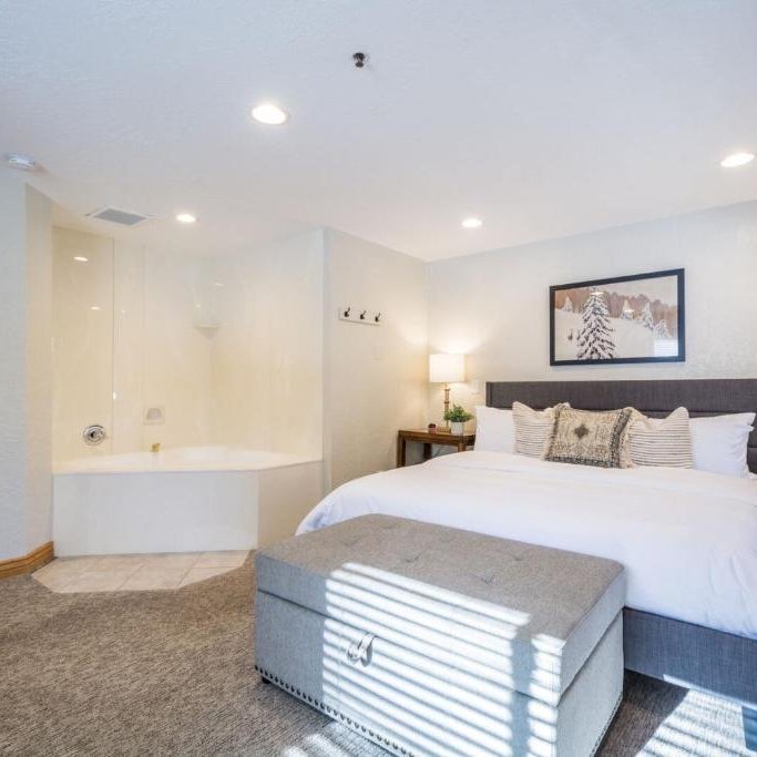 Powder Hound 1 Bedroom Brighton Chalet