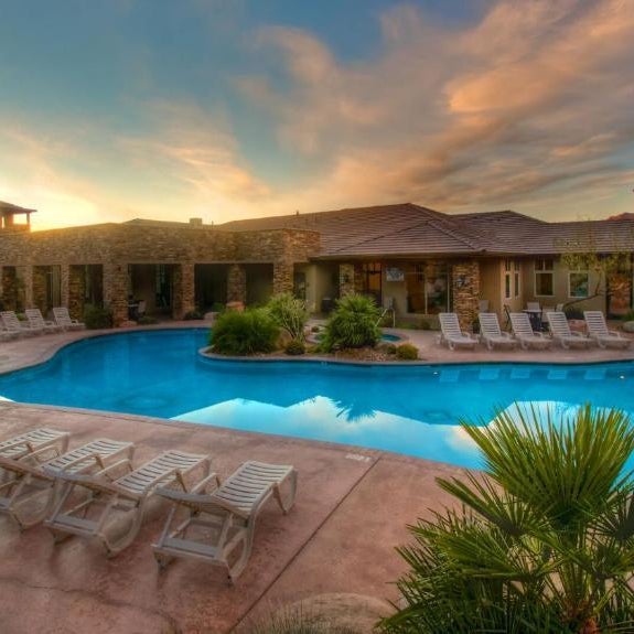 D5-Coral Springs Poolside-Ground Floor 3-bedroom Hillside View Thumbnail